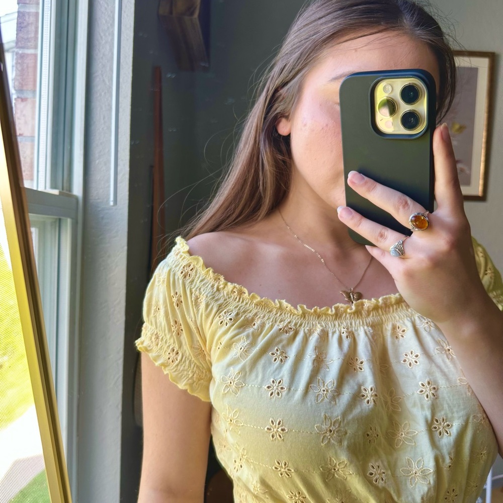 Yellow top - Picture 3 of 8